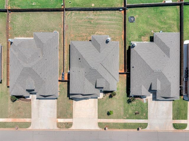 800 Bison Crossing Drive, Yukon, OK 73099