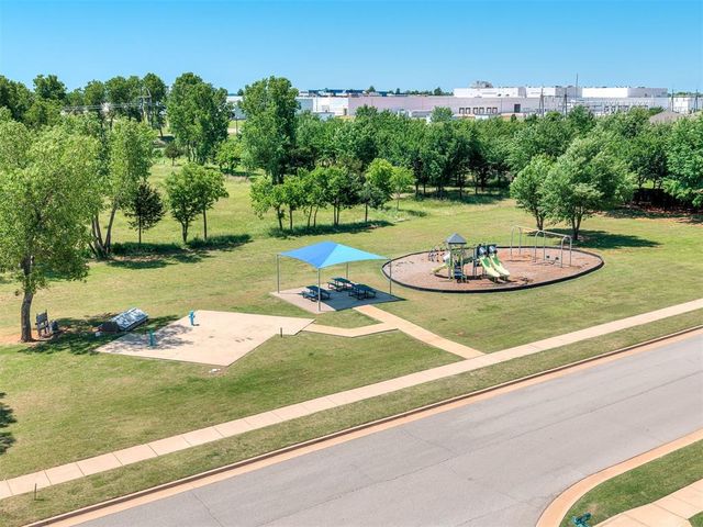 800 Bison Crossing Drive, Yukon, OK 73099