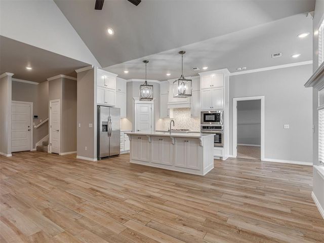 800 Bison Crossing Drive, Yukon, OK 73099