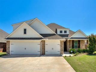800 Bison Crossing Drive, Yukon, OK 73099