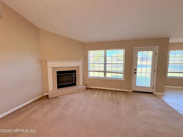 15677 MOSS HOLLOW Drive, Jacksonville, FL 32218