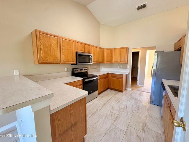 15677 MOSS HOLLOW Drive, Jacksonville, FL 32218