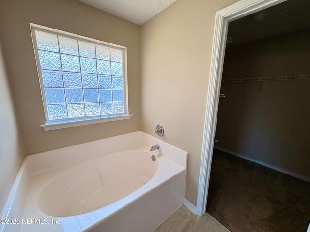 15677 MOSS HOLLOW Drive, Jacksonville, FL 32218