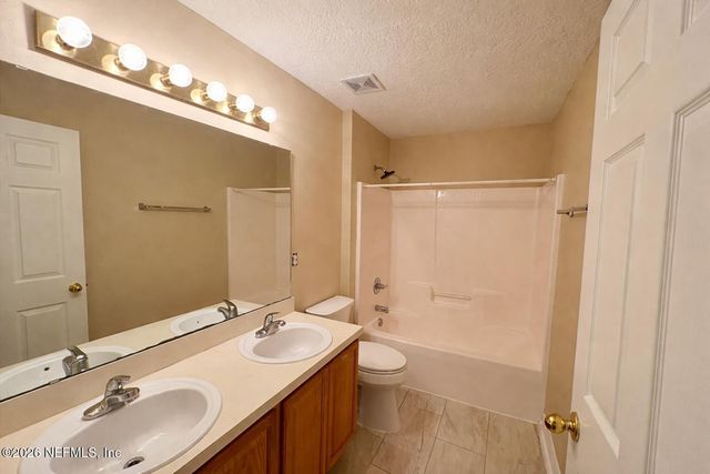 15677 MOSS HOLLOW Drive, Jacksonville, FL 32218