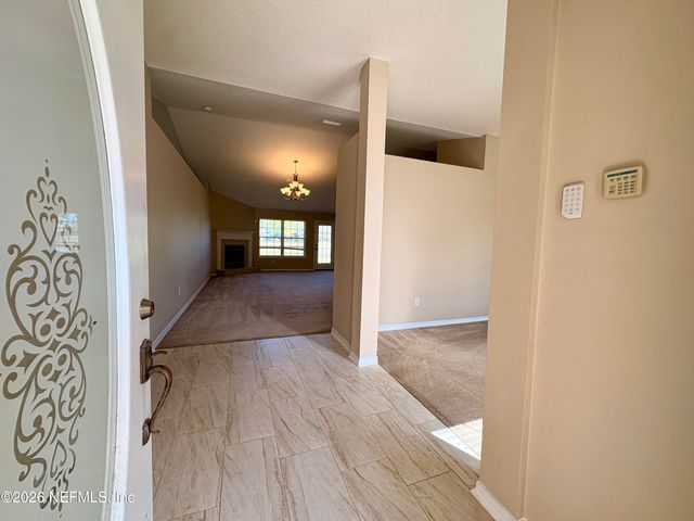 15677 MOSS HOLLOW Drive, Jacksonville, FL 32218