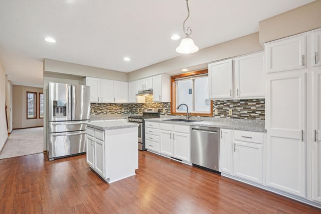 577 Eagle Ridge Road, Woodbury, MN 55125