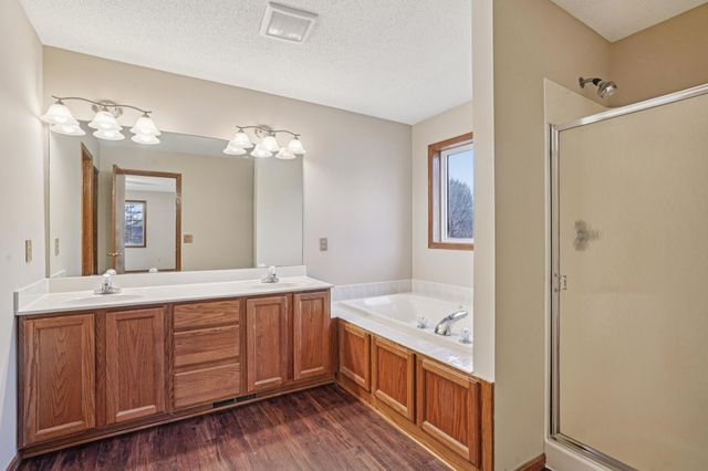 577 Eagle Ridge Road, Woodbury, MN 55125