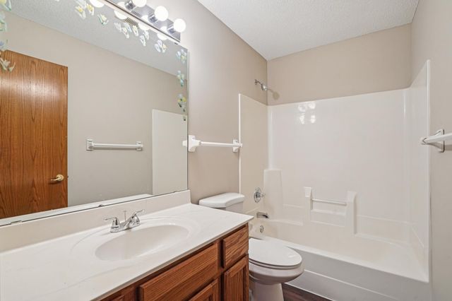 577 Eagle Ridge Road, Woodbury, MN 55125