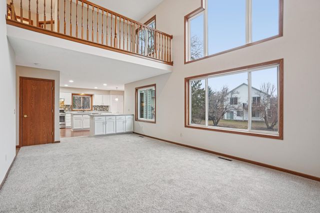 577 Eagle Ridge Road, Woodbury, MN 55125