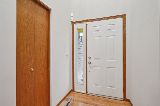 577 Eagle Ridge Road, Woodbury, MN 55125