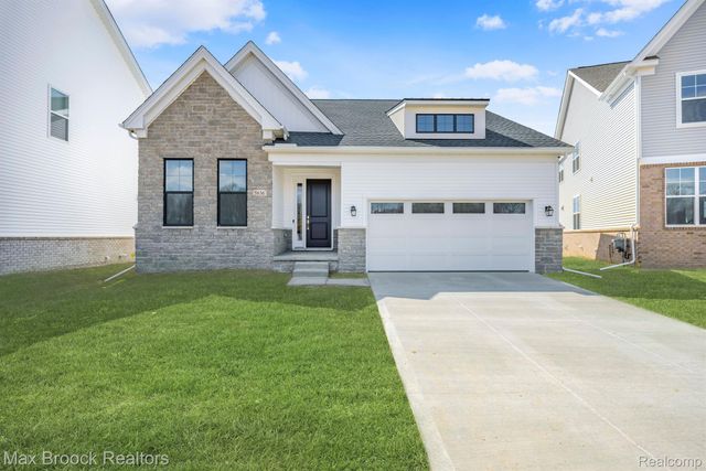 5636 Suffolk Court, West Bloomfield Charter Township, MI 48322