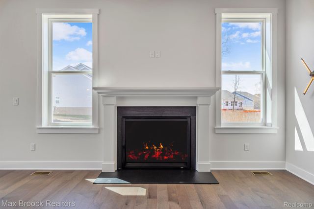 5636 Suffolk Court, West Bloomfield Charter Township, MI 48322