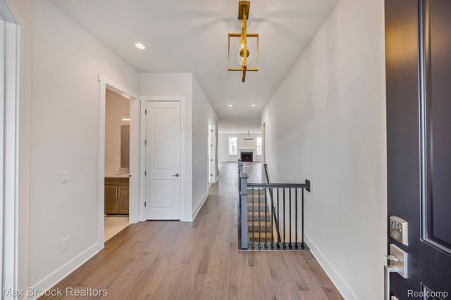 5636 Suffolk Court, West Bloomfield Charter Township, MI 48322