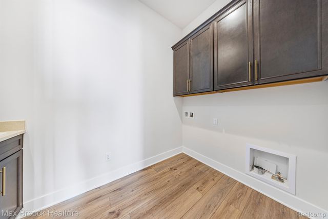 5636 Suffolk Court, West Bloomfield Charter Township, MI 48322