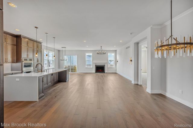 5636 Suffolk Court, West Bloomfield Charter Township, MI 48322