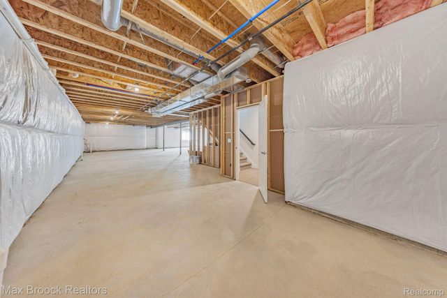 5636 Suffolk Court, West Bloomfield Charter Township, MI 48322