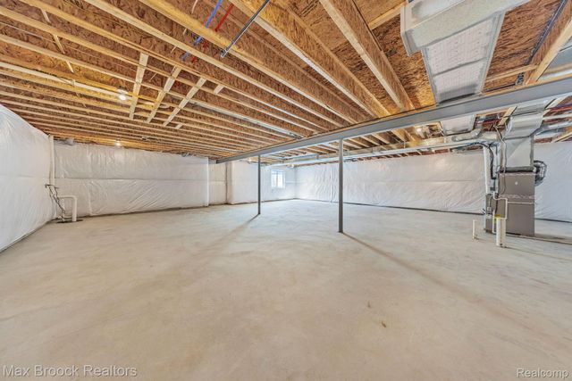 5636 Suffolk Court, West Bloomfield Charter Township, MI 48322