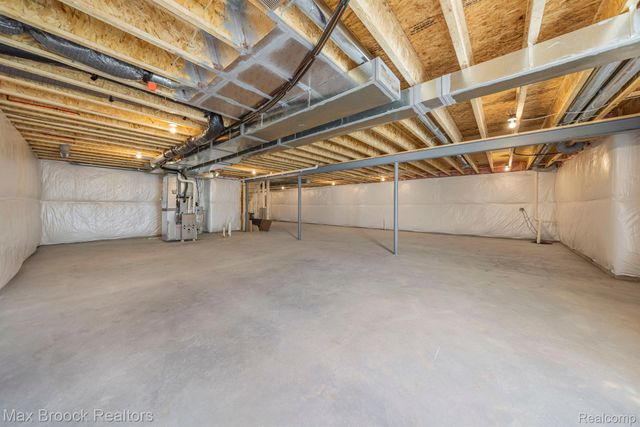 5636 Suffolk Court, West Bloomfield Charter Township, MI 48322