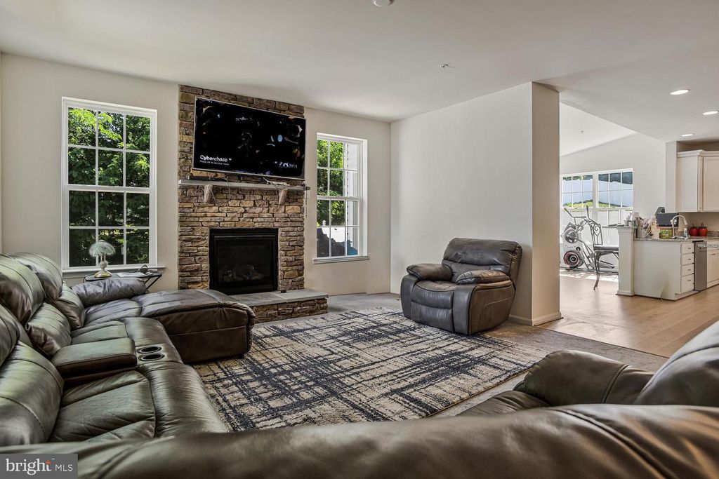 Image 13 of property listing at 2950 KNIGHT CT, Bryans Road, MD 20616