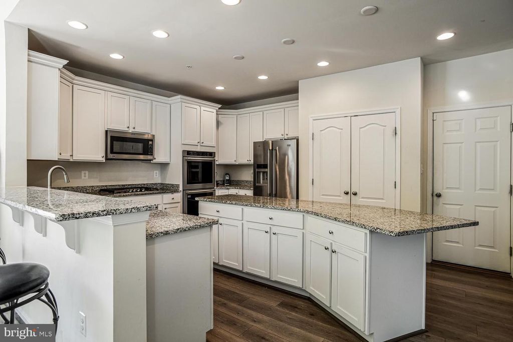 Image 16 of property listing at 2950 KNIGHT CT, Bryans Road, MD 20616