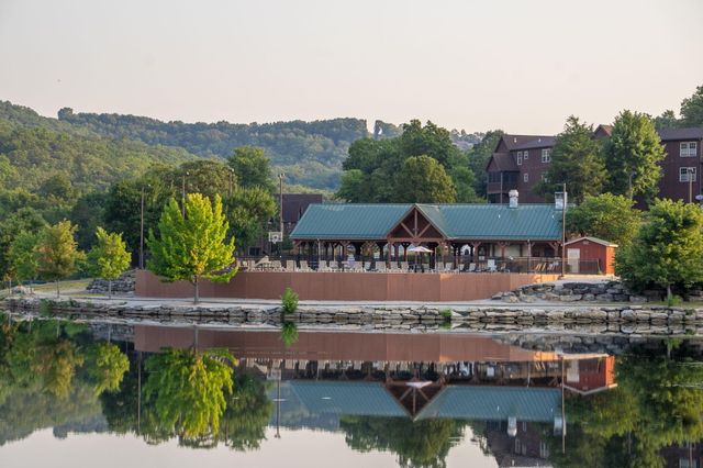 409 Silverwood Circle, Branson West, MO 65737