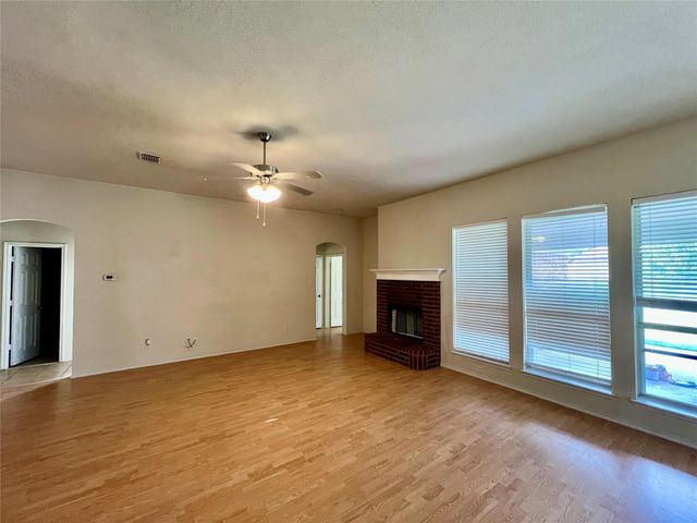 1801 Kathryn Court, Arlington, TX 76018
