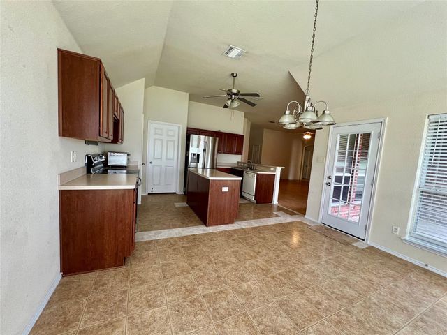 1801 Kathryn Court, Arlington, TX 76018