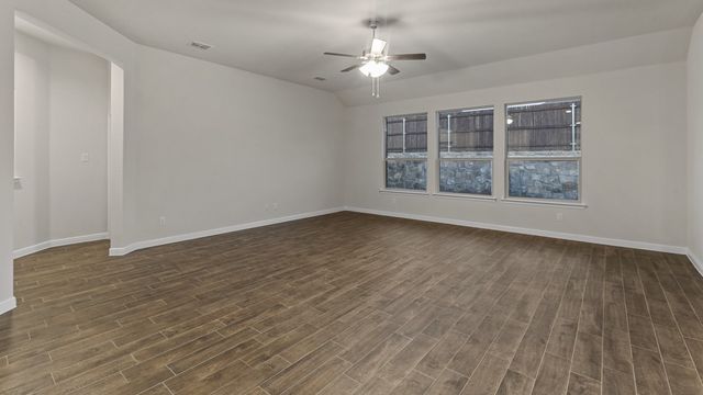 10424 SUNSET SHORE Drive, Grand Prairie, TX 76065