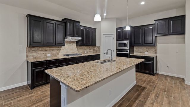 10424 SUNSET SHORE Drive, Grand Prairie, TX 76065