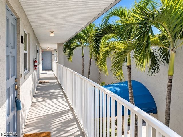 6777 Winkler RD 238, Fort Myers, FL 33919
