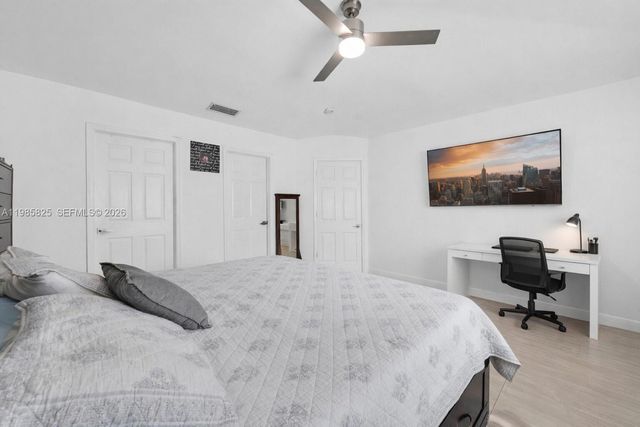 16898 Crestview Ln, Weston, FL 33326