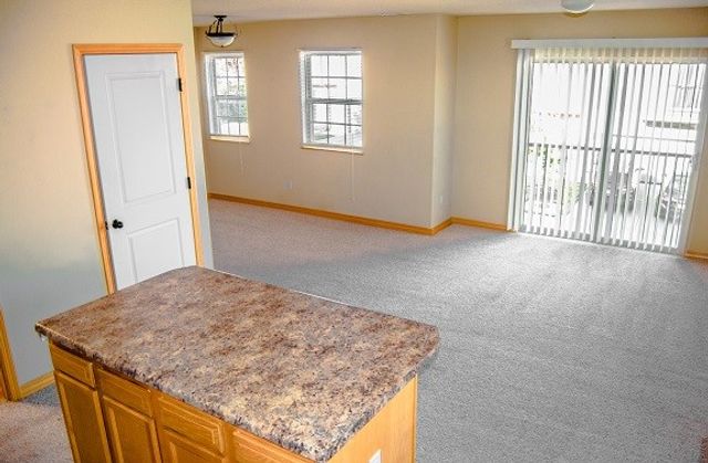 2876 W Lakewood Drive, Fayetteville, AR 72704