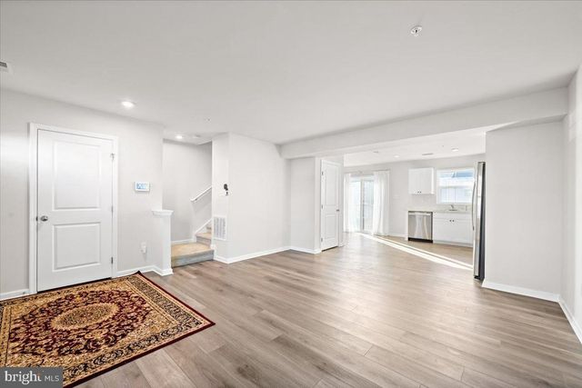 2142 CROSS COUNTRY RD, Northampton, PA 18067