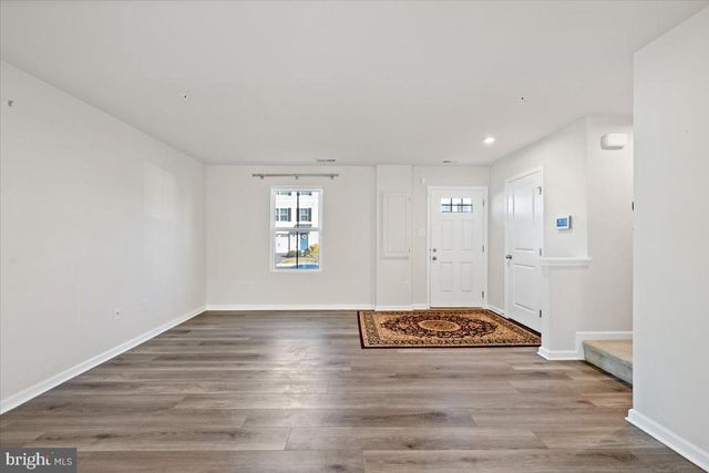 2142 CROSS COUNTRY RD, Northampton, PA 18067