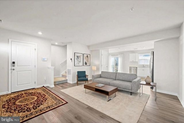 2142 CROSS COUNTRY RD, Northampton, PA 18067