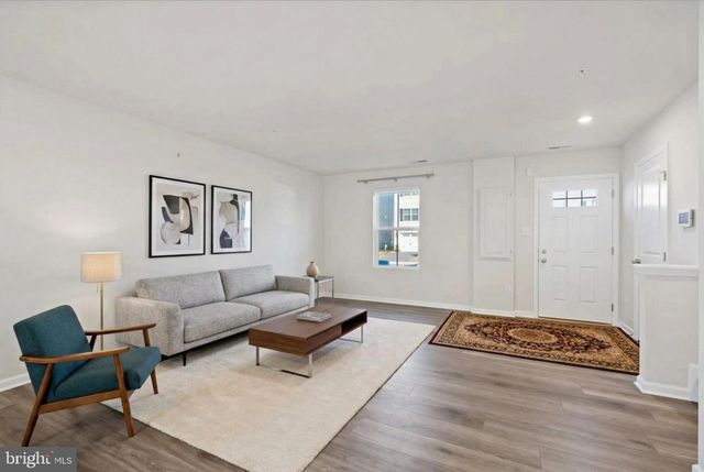 2142 CROSS COUNTRY RD, Northampton, PA 18067