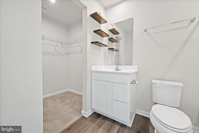 2142 CROSS COUNTRY RD, Northampton, PA 18067