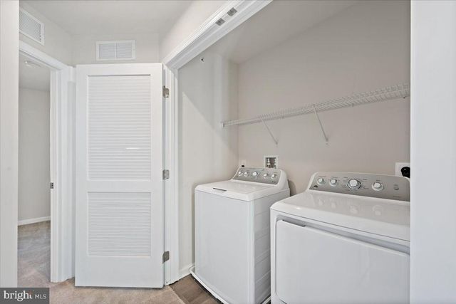 2142 CROSS COUNTRY RD, Northampton, PA 18067