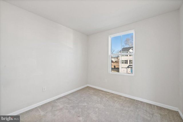 2142 CROSS COUNTRY RD, Northampton, PA 18067