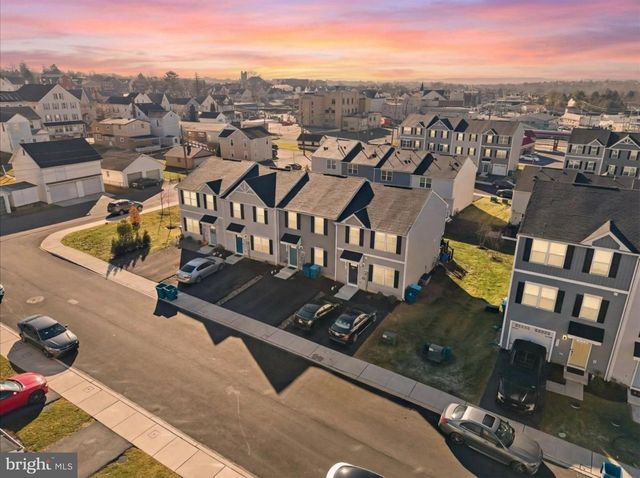 2142 CROSS COUNTRY RD, Northampton, PA 18067