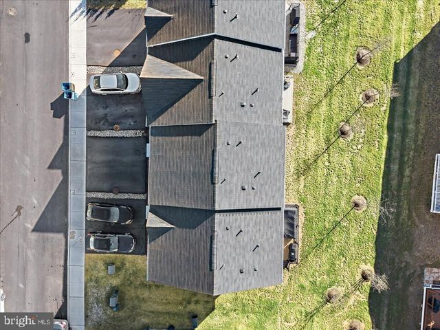 2142 CROSS COUNTRY RD, Northampton, PA 18067