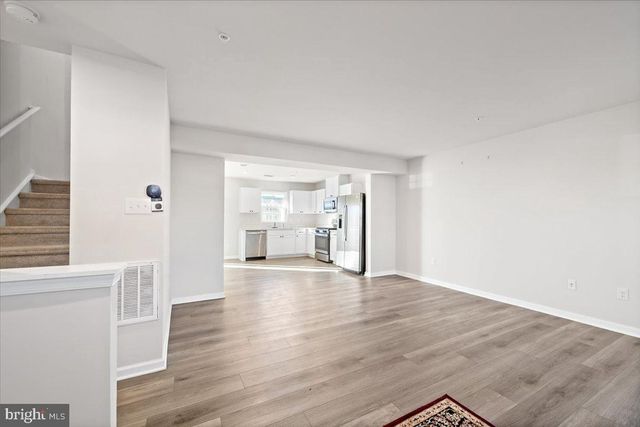 2142 CROSS COUNTRY RD, Northampton, PA 18067