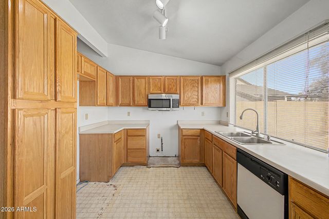 1621 E DARREL Road, Phoenix, AZ 85042