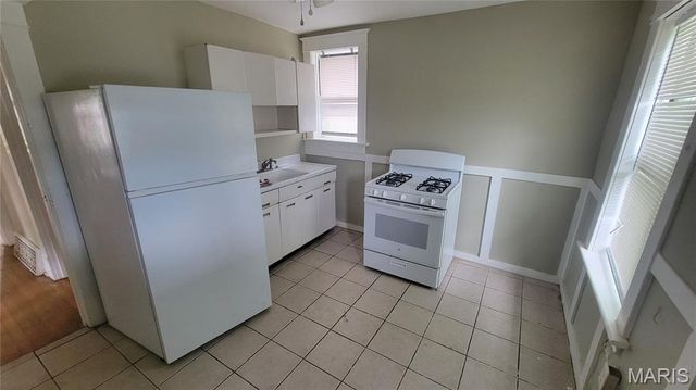 4660 Ray Avenue, St Louis, MO 63116