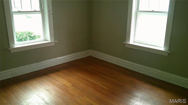 4660 Ray Avenue, St Louis, MO 63116
