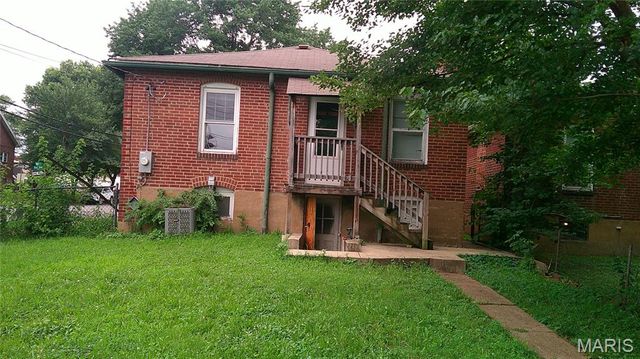 4660 Ray Avenue, St Louis, MO 63116
