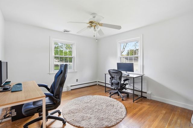 21 Kent Rd, Weymouth, MA 02190