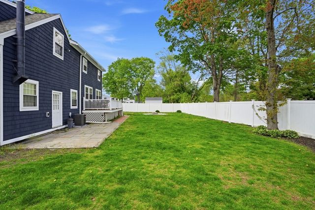 21 Kent Rd, Weymouth, MA 02190
