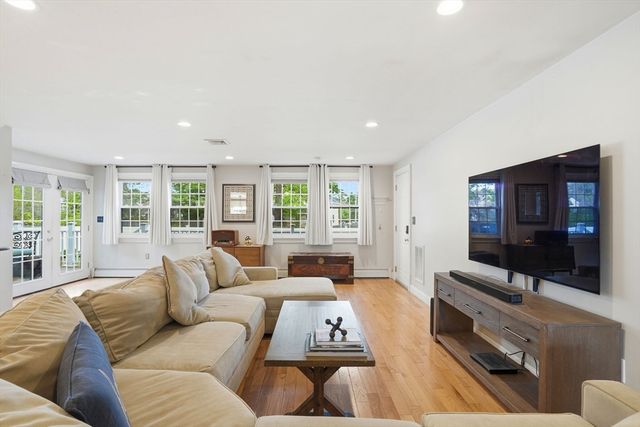 21 Kent Rd, Weymouth, MA 02190