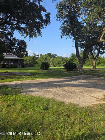202 Palmetto Lane, Gulfport, MS 39507